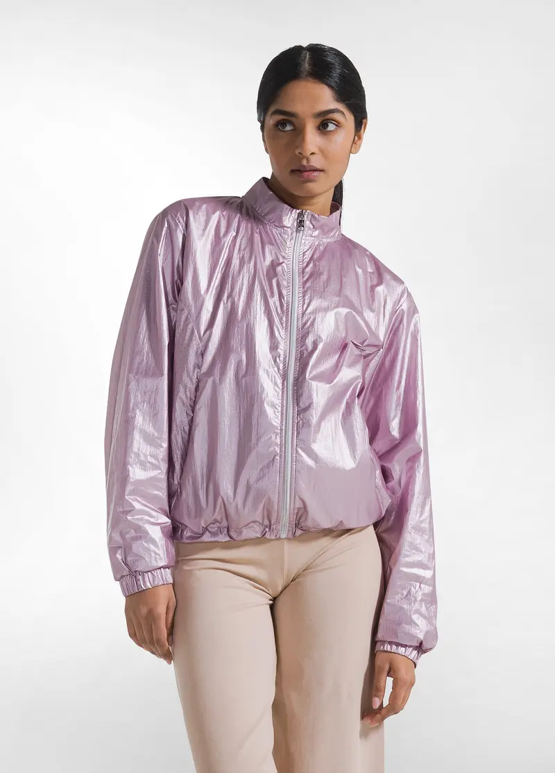 BOMBER CON COLLO ALTO CON DETTAGLI METALLICI ROSA