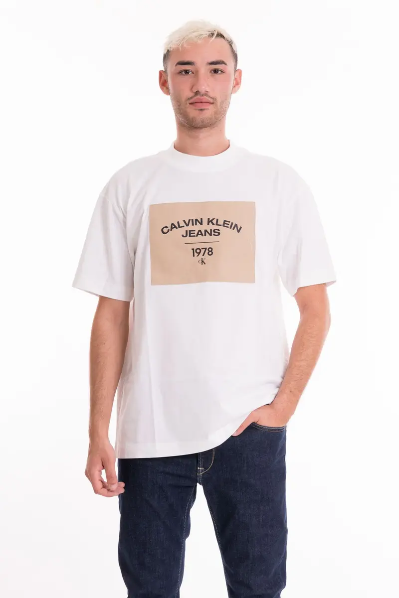 CALVIN KLEIN JEANS M CANVA CURVE GRAPHIC T-SHIRT J324230