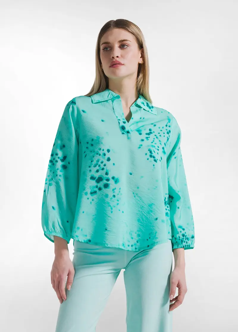 CAMICIA IN VISCOSA STAMPATA EFFETTO STROPICCIATO BLU