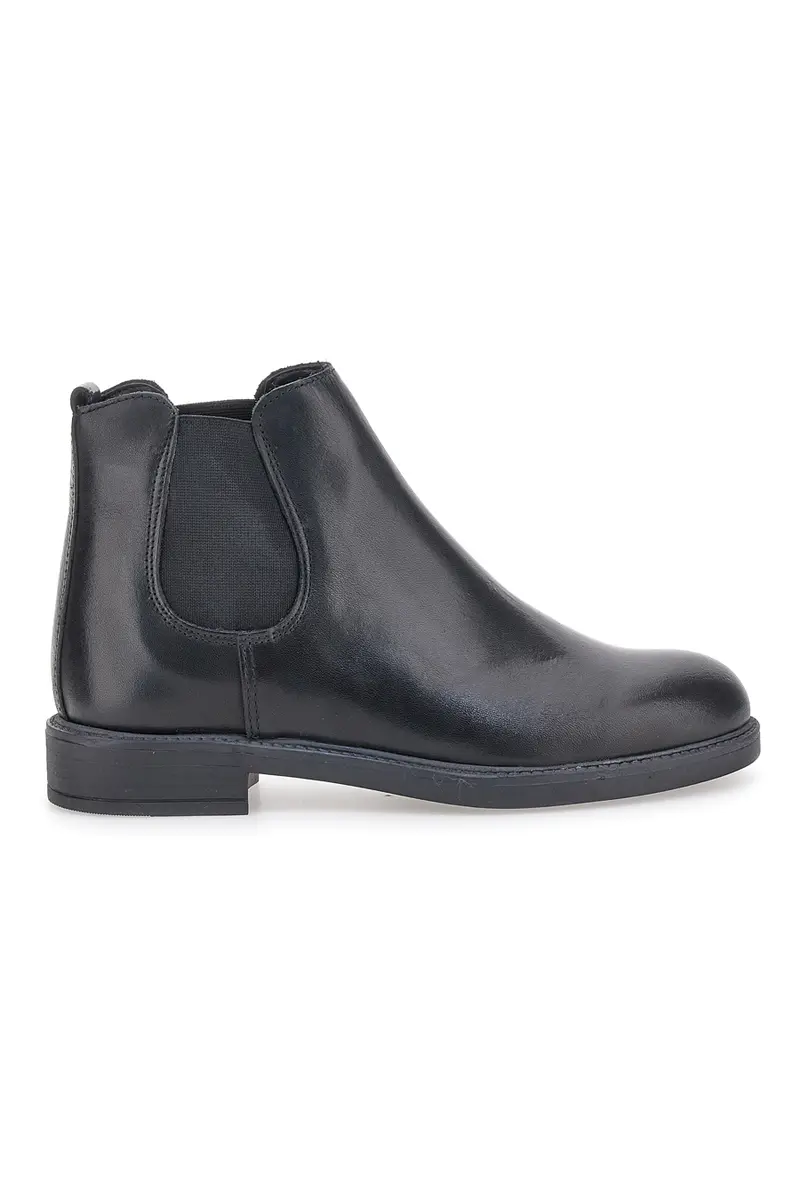 Chelsea boots neri in pelle liscia Pittarello elite 79