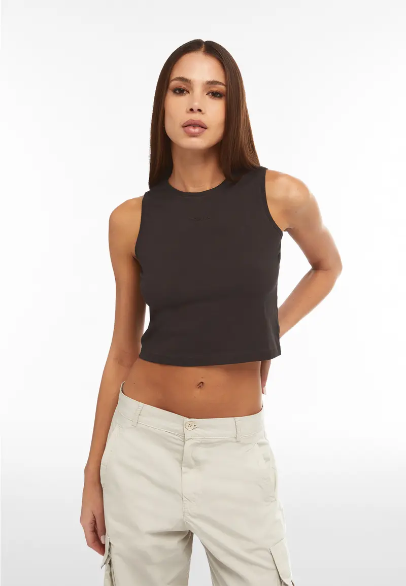 Crop top slim fit in tessuto jersey effetto vissuto