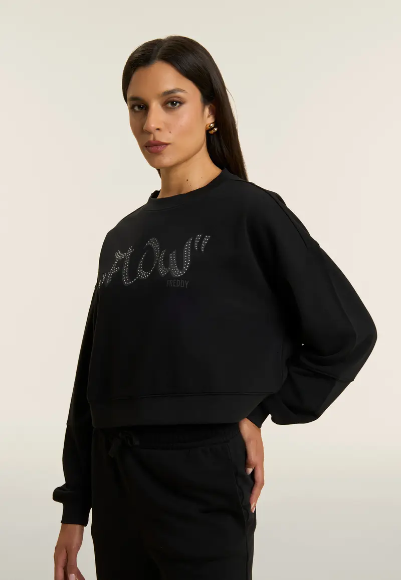 Felpa Cropped con stampa "FLOW" e borchie