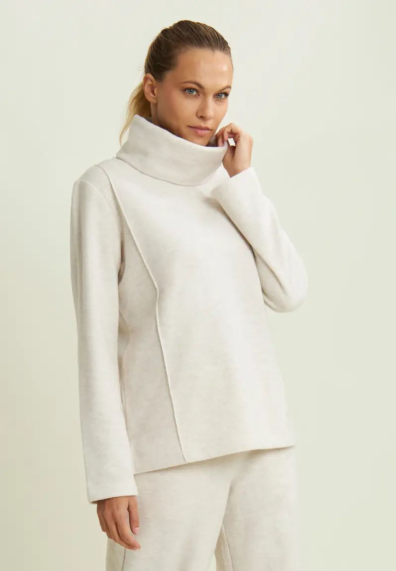 Felpa donna svasata con collo alto effetto tricot