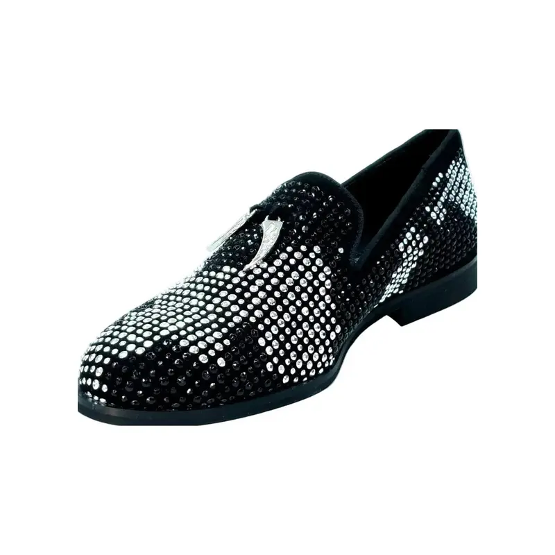 Lion Black Silver (800PJ) - Mocassino da Ballo Salsa Uomo in Camoscio Nero con Miniborchie Nere/Argento e Zanne Argento