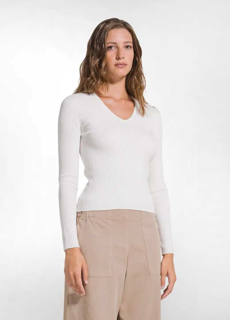 MAGLIA IN LANA A COSTE CON SCOLLO A V BIANCO