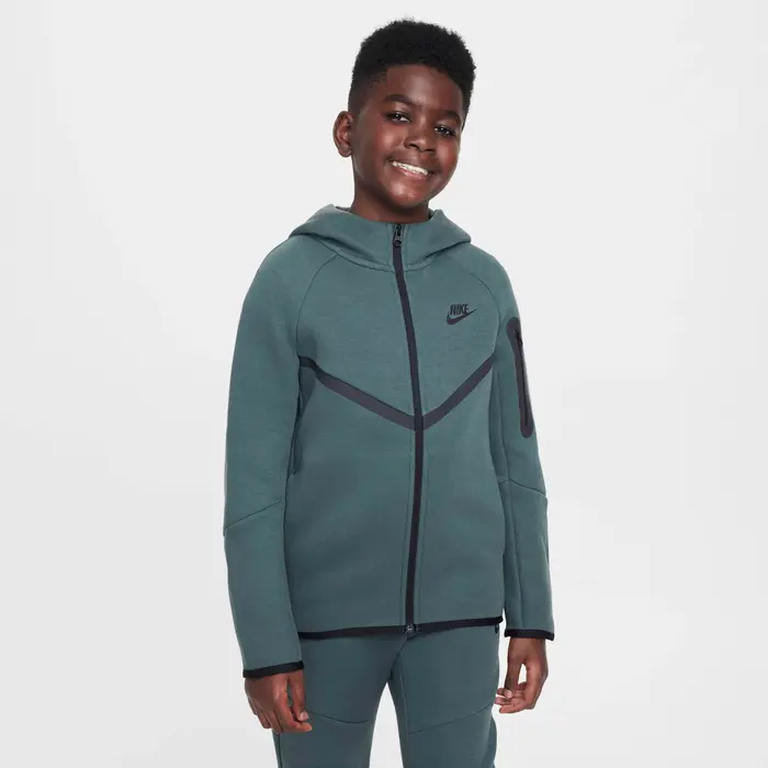 NIKE FELPA TECH  CON CAPPUCCIO E LOGO UNISEX JR HV5867 338