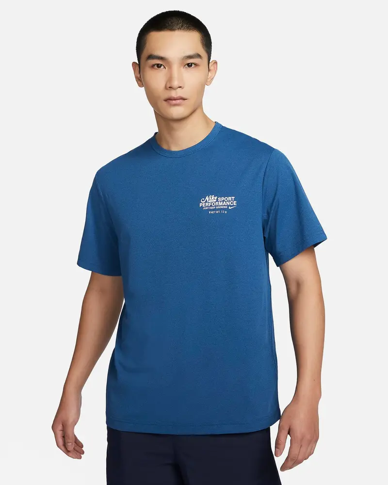 NIKE T-SHIRT HYVERSE GRAPHIC UOMO FN3279 476