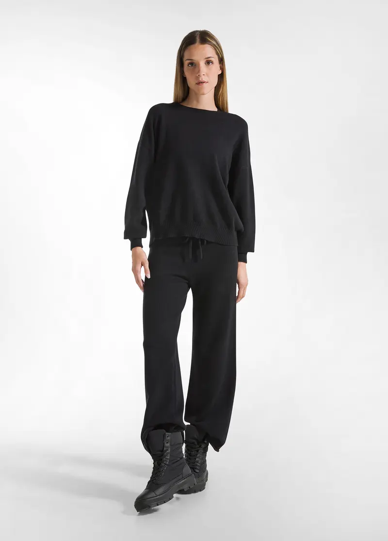 PANTALONE GAMBA LARGA IN MAGLIA NERO