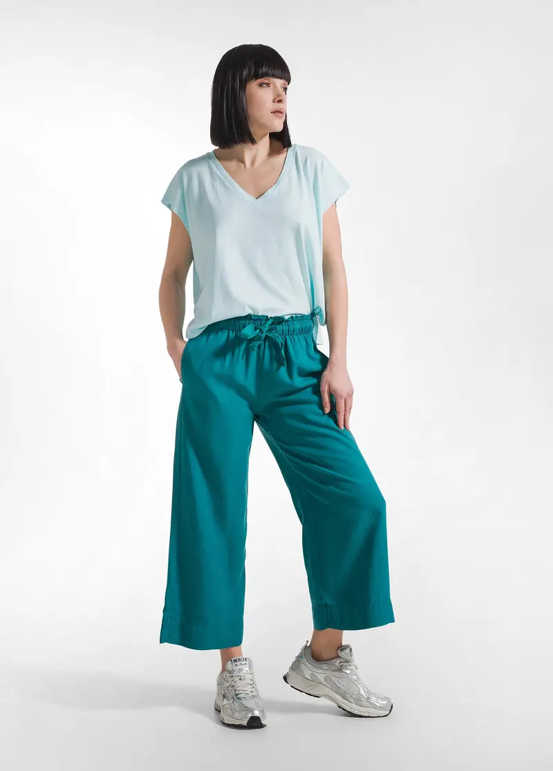 PANTALONI CROP IN LYOCELL VERDE