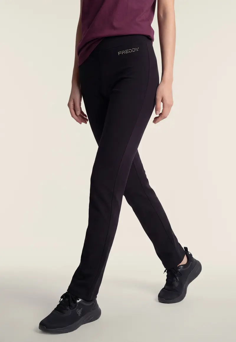 Pantaloni regular a gamba dritta con cuciture a cuore