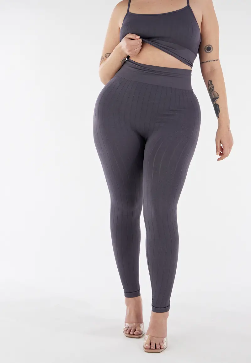 Pantaloni slim fit a vita alta in tricot a costine