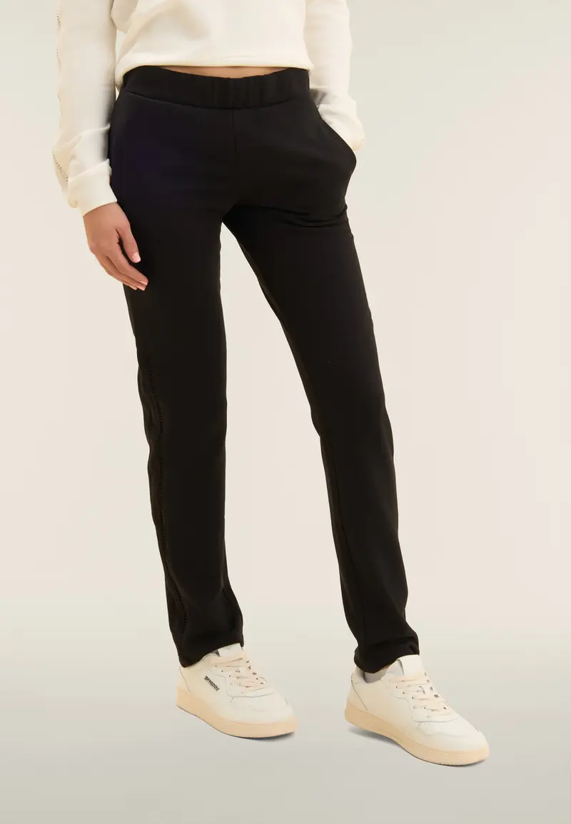 Pantaloni Sportivi con Gamba Dritta e Ricamo Traforato