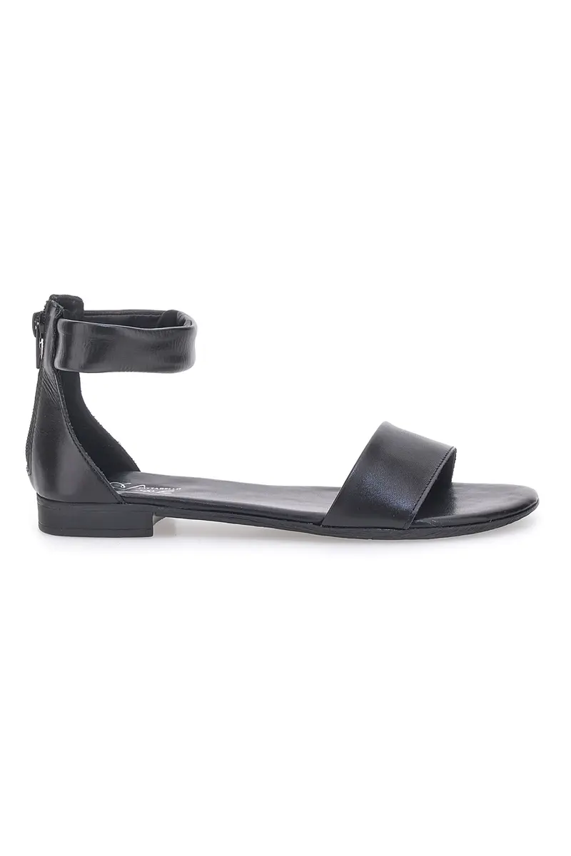 Sandali Bassi Neri con Cinturino alla Caviglia Pittarello Look 225495
