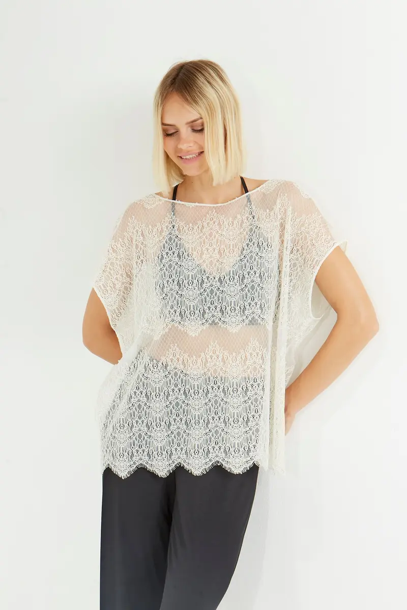 Sleeveless Top with chantilly lace 5988