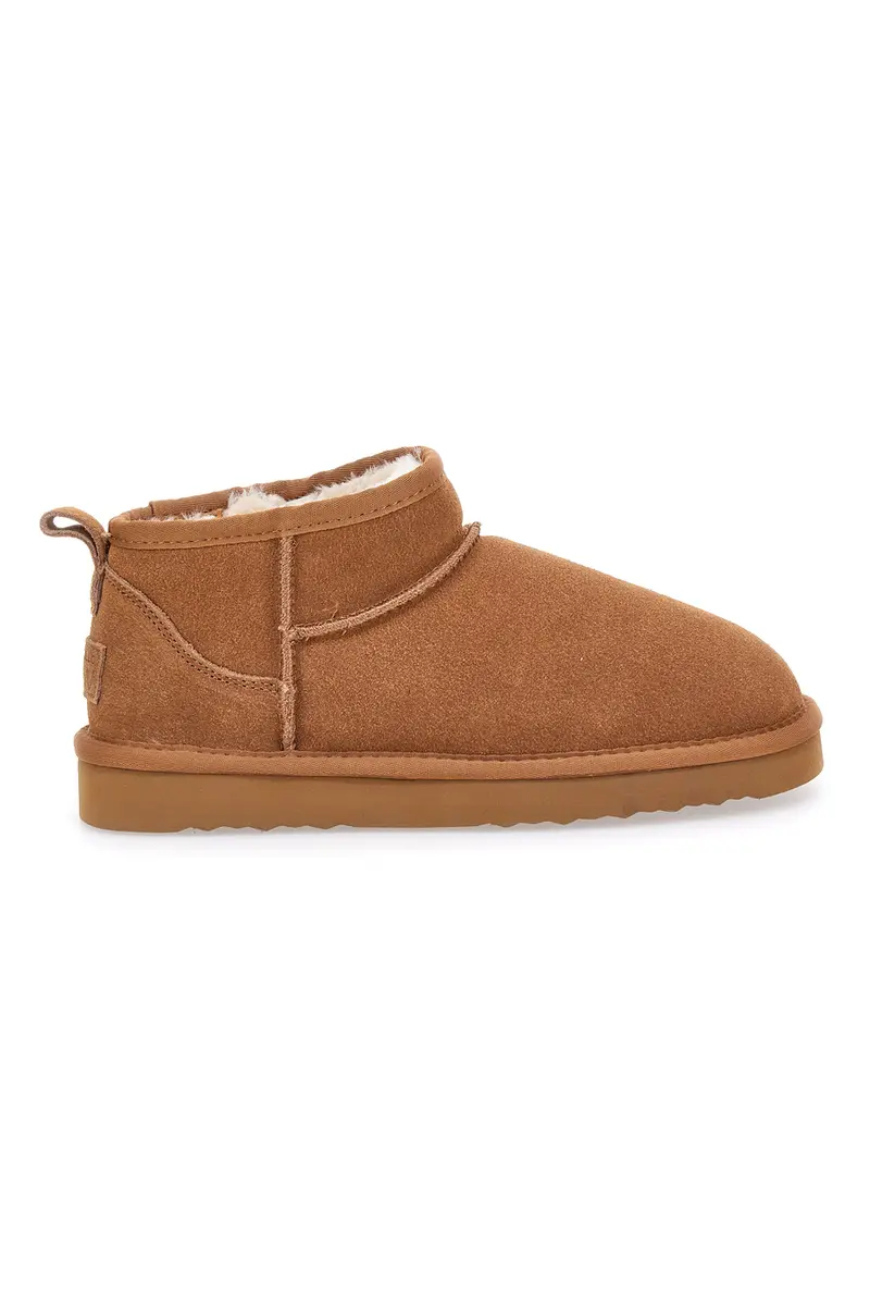 Stivaletti cammello in pelle scamosciata con pelo interno stile pantofola Pittarello wow 3550