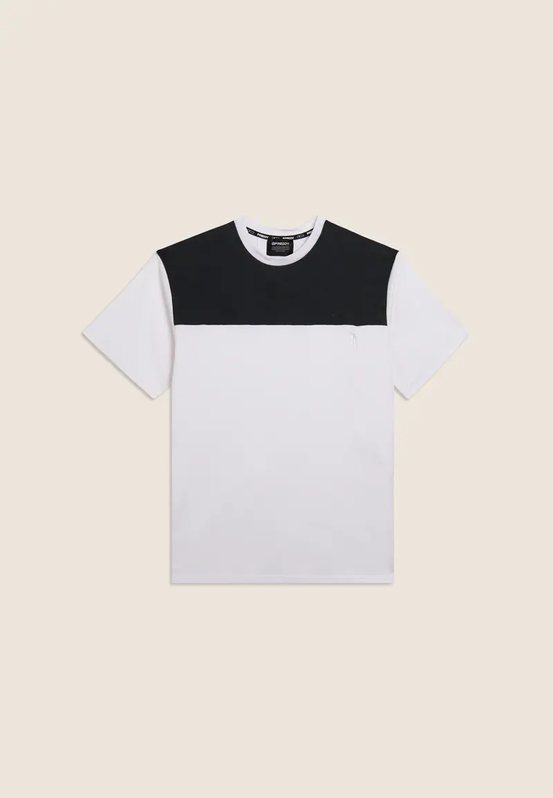 T-shirt con stampa fantasia e taschino zippato