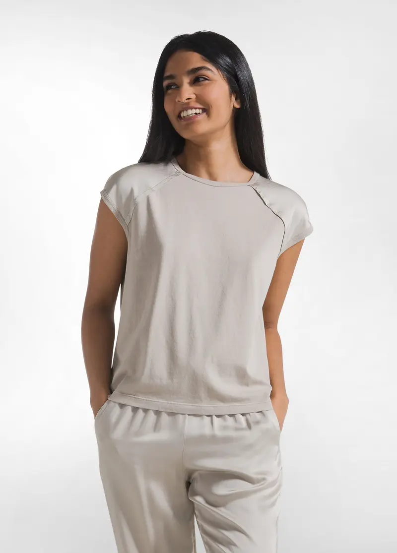 TOP CON MANICHE IN SATIN E CORPO IN JERSEY BEIGE