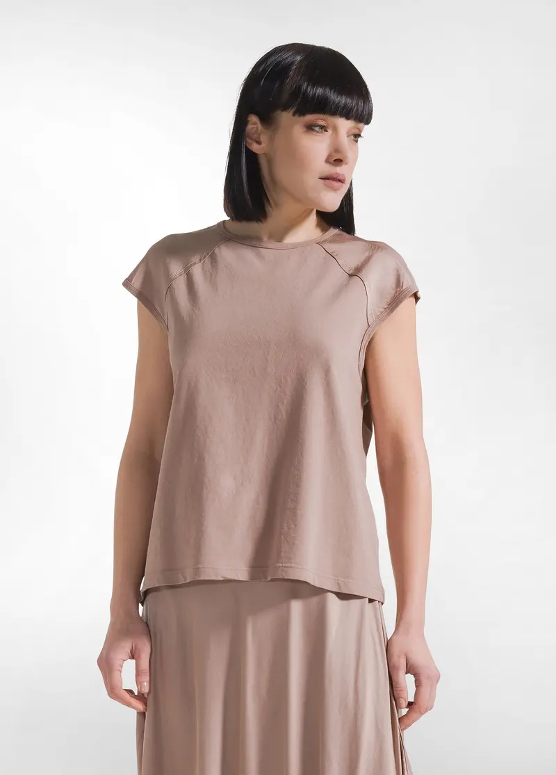 TOP CON MANICHE IN SATIN E CORPO IN JERSEY MARRONE