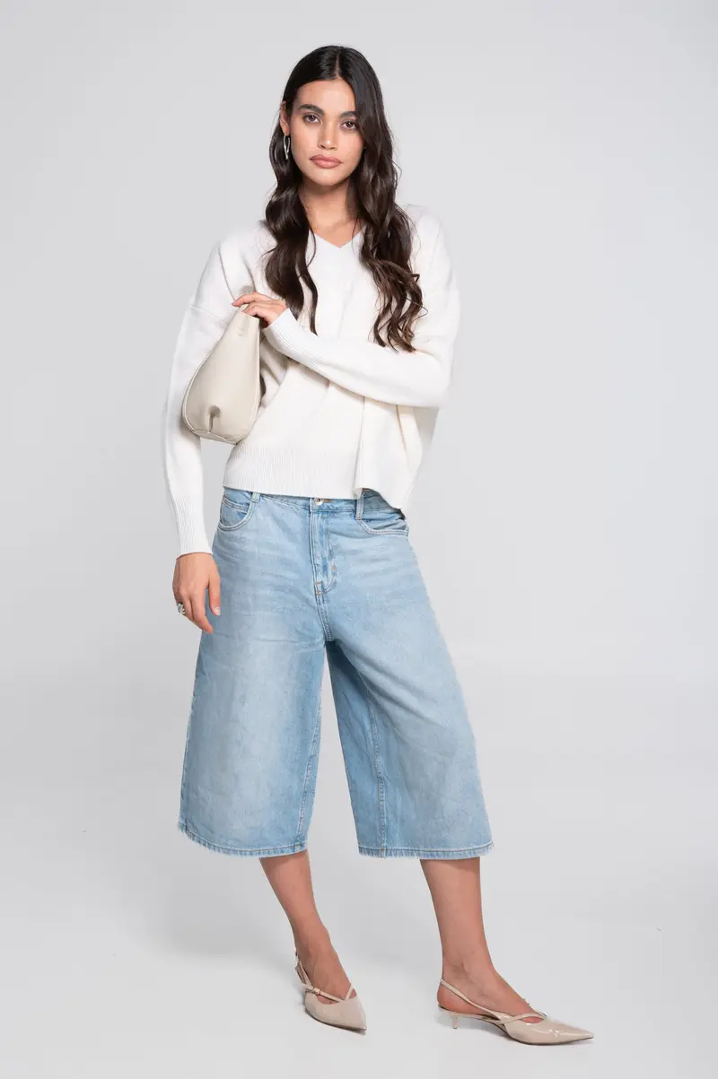 V neck pullover in pure carded wool with lurex details 7672L