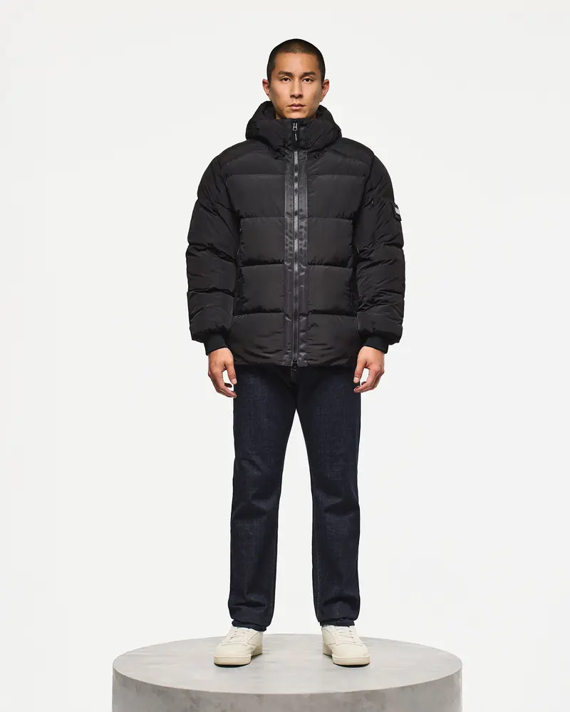 WEEKEND OFFENDER BOMBER AMSTERDAM CON ZIP E CAPPUCCIO E PATCH SU MANICA JK3A13 AMSTERDAM BLK