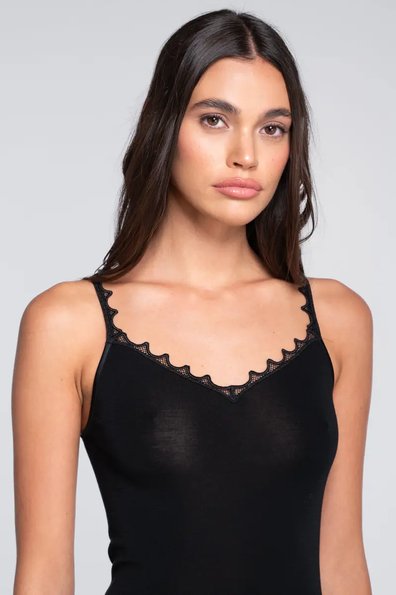 Wool and silk camisole top with macramé trim 7650