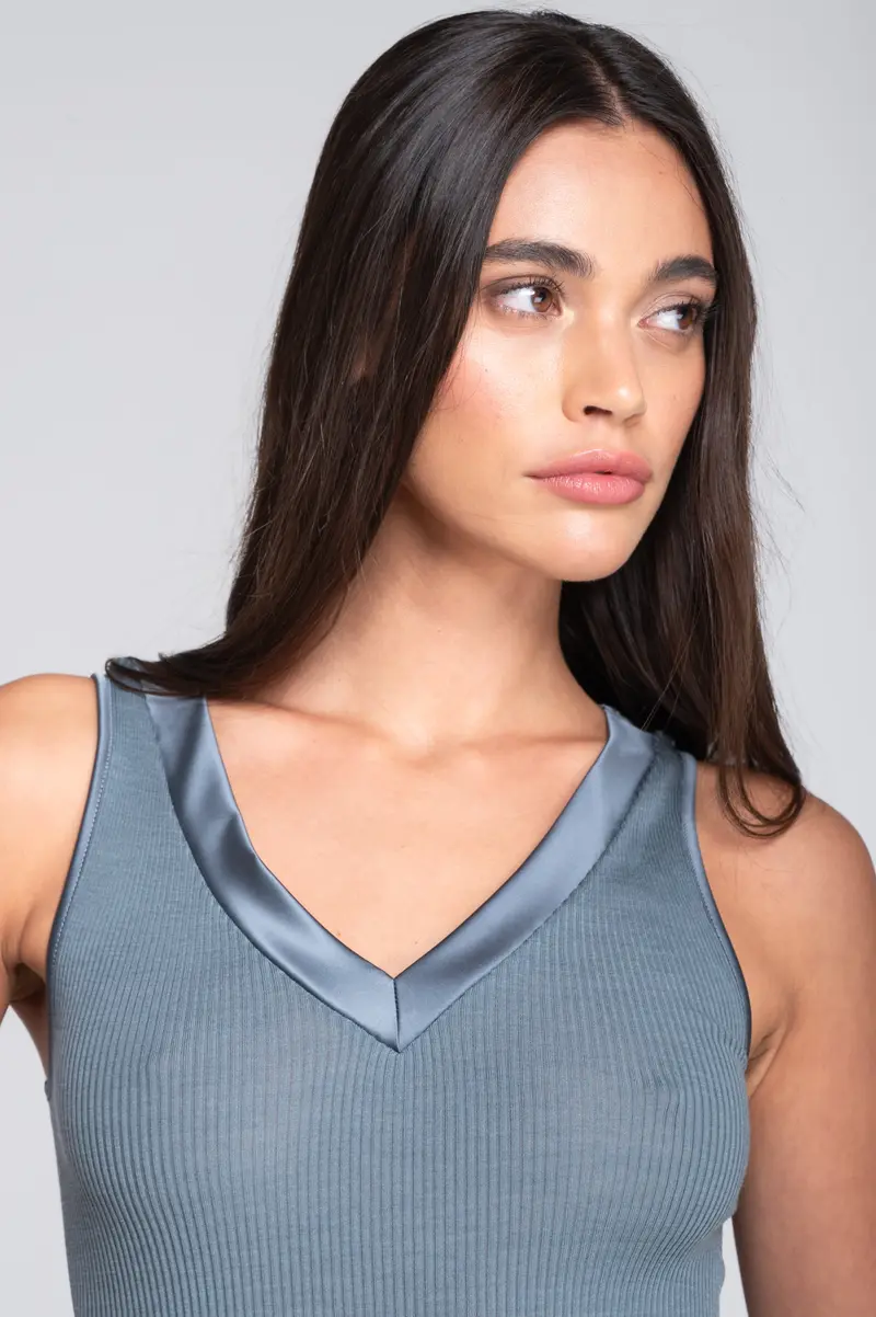 Wool and silk tank top with Leavers lace 4247